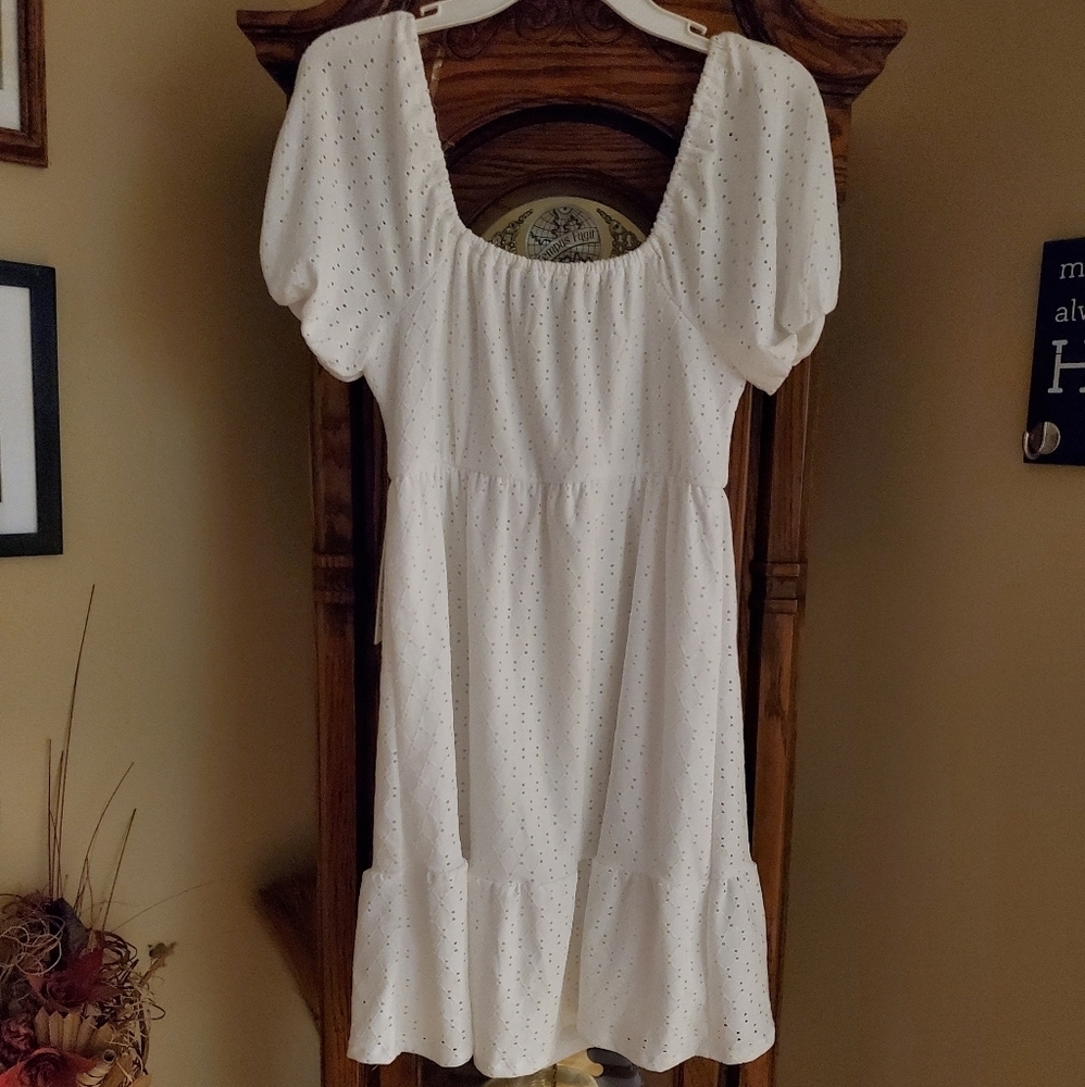 Loxology Women's Eyelet Shift Dress NWOT - Picture 6 of 14